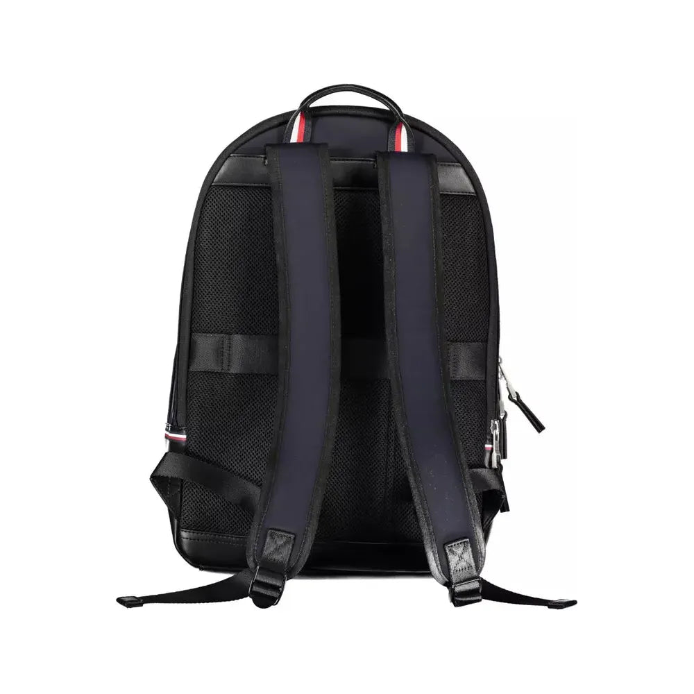 Front view with bag zipped and handles upright.